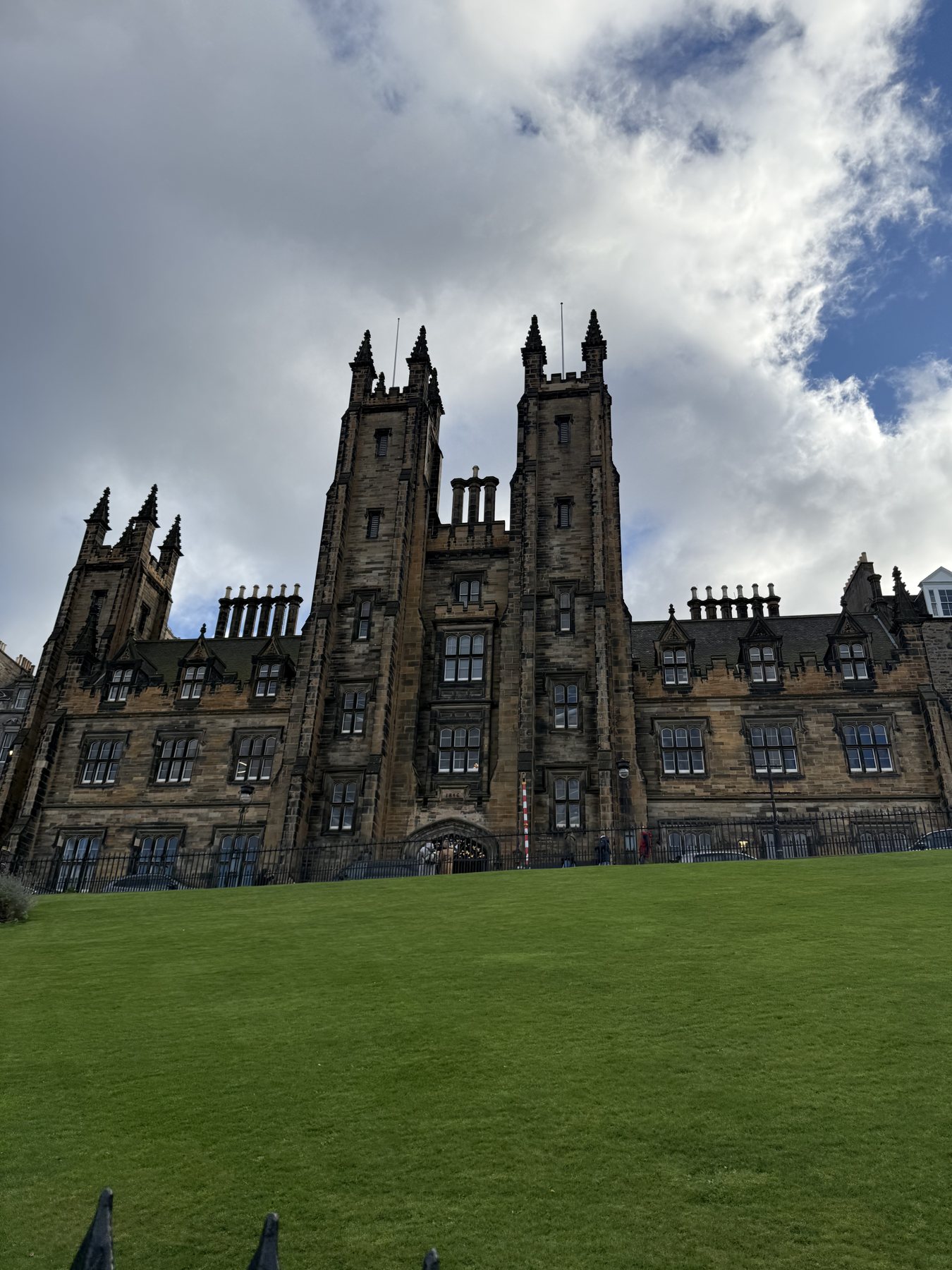 Believe Again wizards and witches in EDINBURGH · NEW COLLEGE